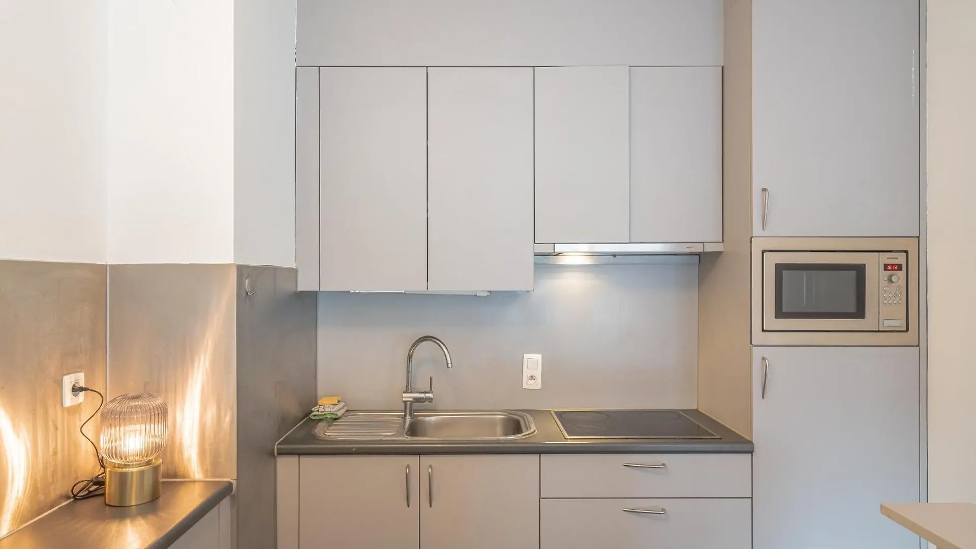 Bright Apartments In The Heart Of Αμβέρσα